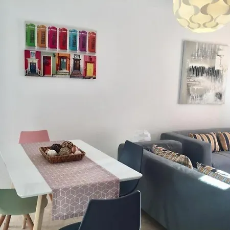 Schoene Mit Sonnenterrasse Und Meerblick Apartment *